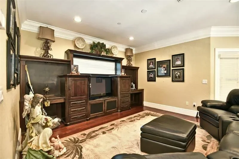 Gallery photo 12