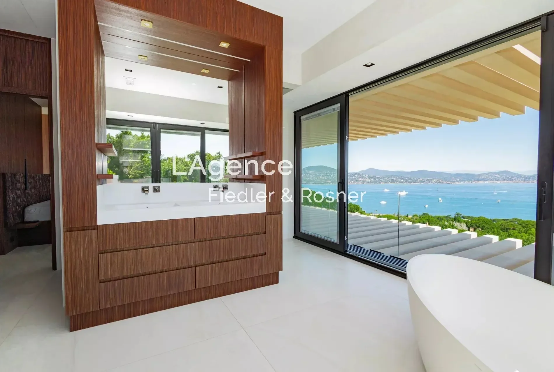 Gallery photo 4