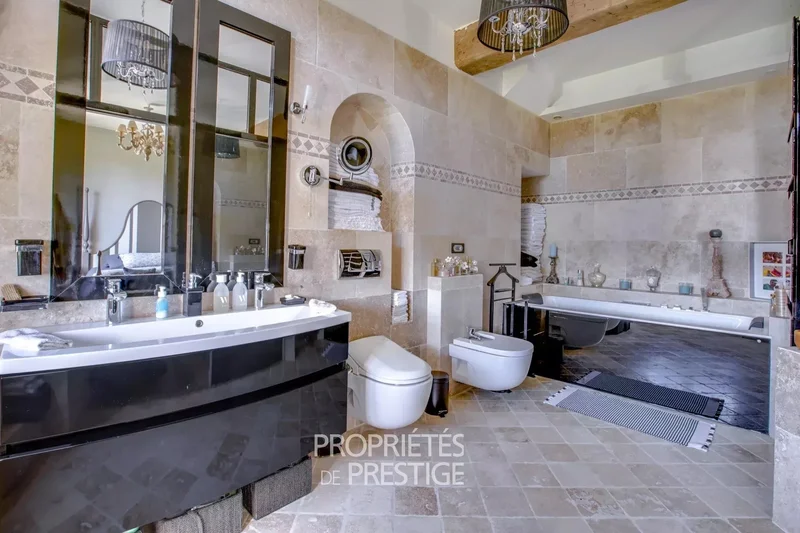 Montfort-l'Amaury, Île-de-France, France. - Photo 6