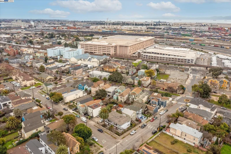 1745 Chase St, Oakland, California, United States. - Photo 15