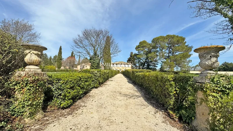 For sale - 18th century country house - Aix-en-Provence
