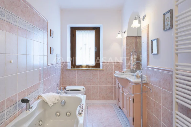 Pietrasanta, Tuscany, Italy. - Photo 23
