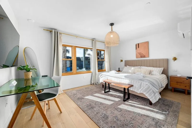 208 Capitola Avenue, Capitola, California, United States. - Photo 16