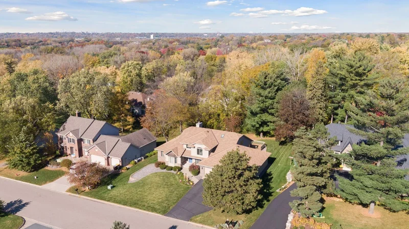 703 Wesley Ln, Mendota Heights, MN 55118, West Saint Paul, Minnesota, United States. - Photo 5