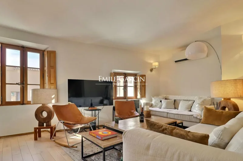 For sale - Saint-Tropez - Apartment in the center of the historic village