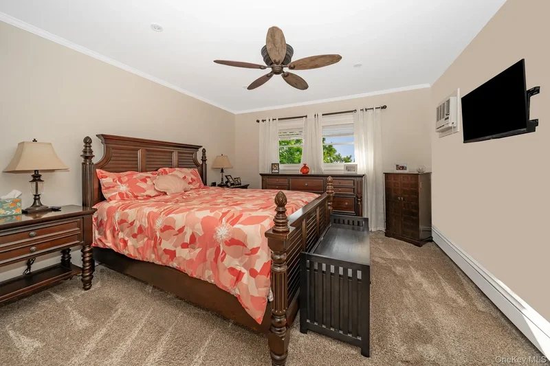 3 Roxbury Lane, Massapequa, NY 11758, Massapequa, New York, United States. - Photo 14