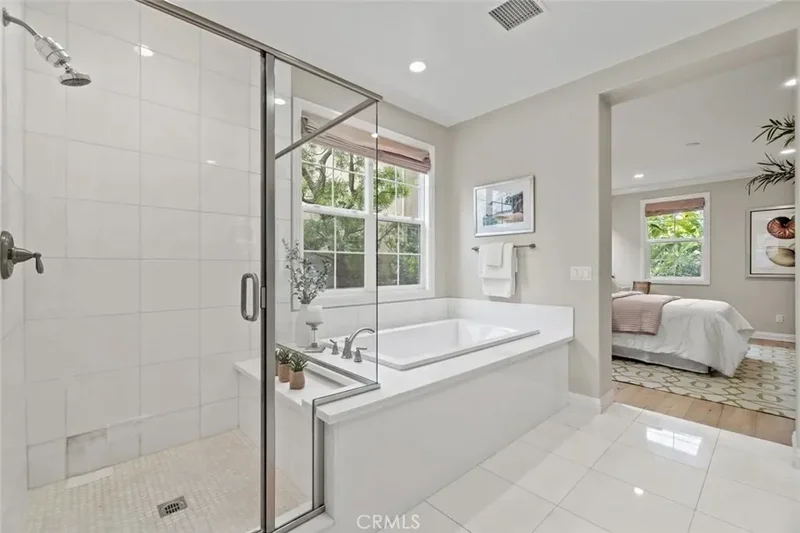 208 Radial, Irvine, California, United States. - Photo 20