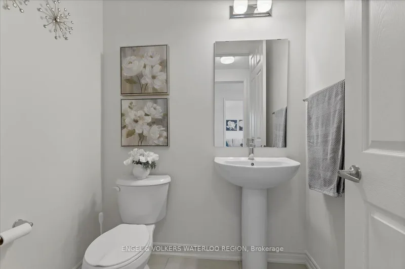7 Alderwood Drive, Ontario, Canada. - Photo 2