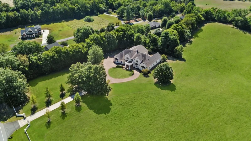 2360 Memorial Drive Ext, Clarksville, TN 37043, Clarksville, Tennessee, United States. - Photo 34