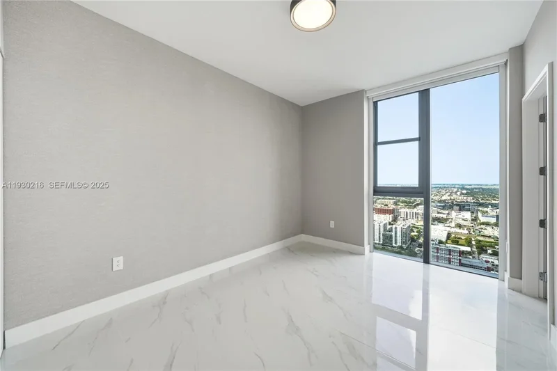 700 NE 24TH ST 4801, Miami, Florida, United States. - Photo 39