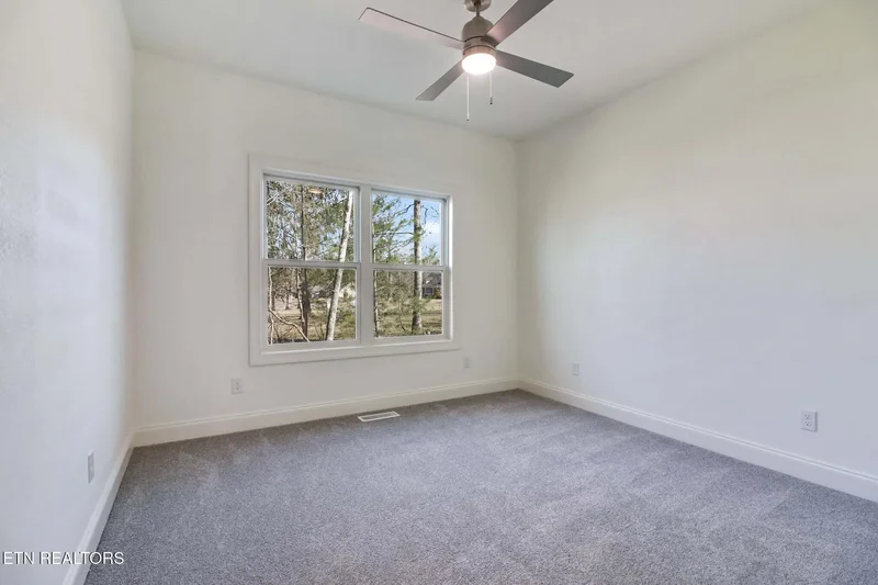 565 Grassland Rd, Crossville, TN 38572, Crossville, Tennessee, United States. - Photo 6