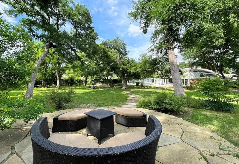 6802 Bert Lane, Dallas, Texas, United States. - Photo 3