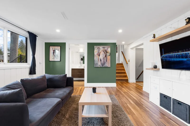 135 Boul. St-Jean, Pointe-Claire, Quebec, Canada. - Photo 17