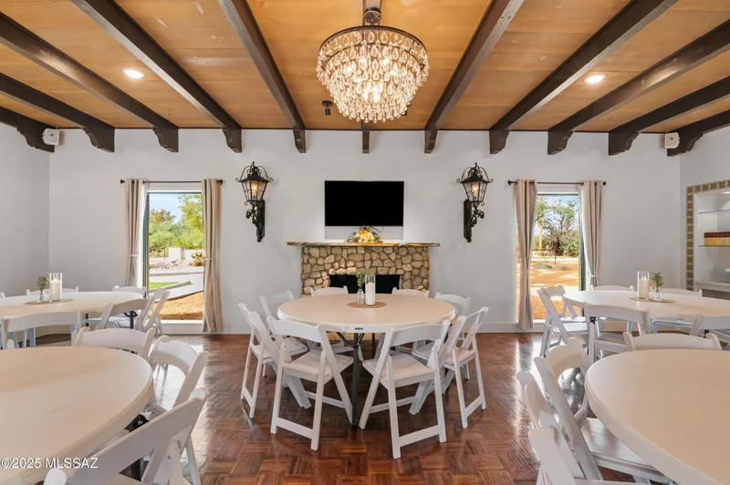 10700 E Tanque Verde Road, Tucson, Arizona, United States. - Photo 13