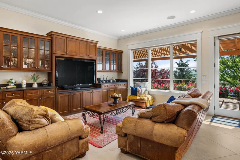 305 Mountain Shadows Pl, Yakima, WA, 98908, USA, Yakima, Washington, United States. - Photo 23
