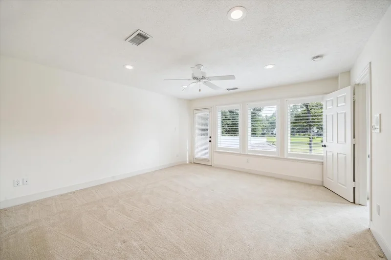 30 Halfmoon Court, The Woodlands, Texas, United States. - Photo 28