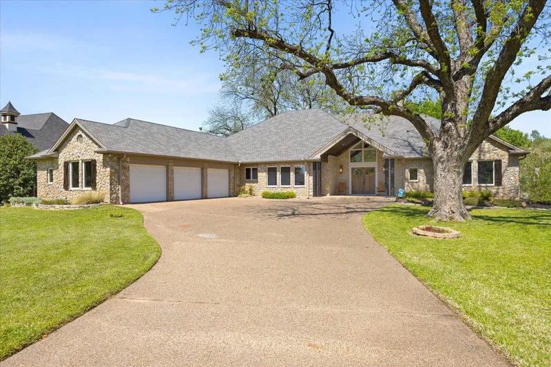 1302 E Baja Court, Granbury, TX 76048, Granbury, Texas, United States. - Photo 8