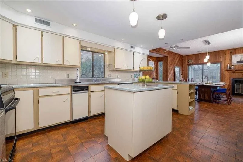 1921 Sandee Crescent, Virginia Beach, Virginia, United States. - Photo 14