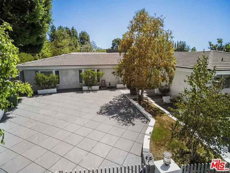 9626 Highridge Drive, Beverly Hills, California, United States. - Photo 8