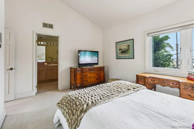 1295 W Redwood St, San Diego, California, United States. - Photo 31