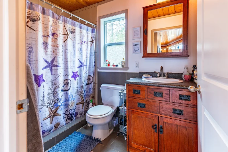 10052 Malaspina Road, Powell River, BC V8A 0G3, Powell River, British Columbia, Canada. - Photo 11