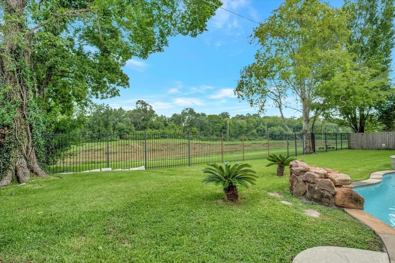 16314 Brook Forest Drive, Houston, TX 77059, Houston, Texas, United States. - Photo 13