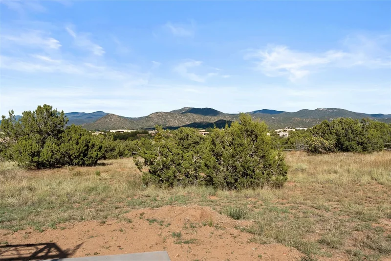 31 Calle Cantando, Santa Fe, NM 87508, Santa Fe, New Mexico, United States. - Photo 28