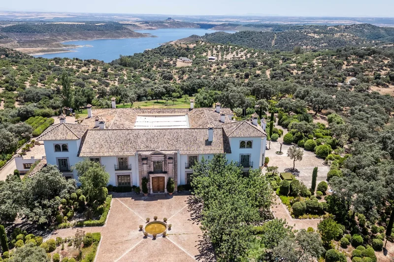 Private Estate Surrounded By The Breña Reservoir And Mediterranean Forest