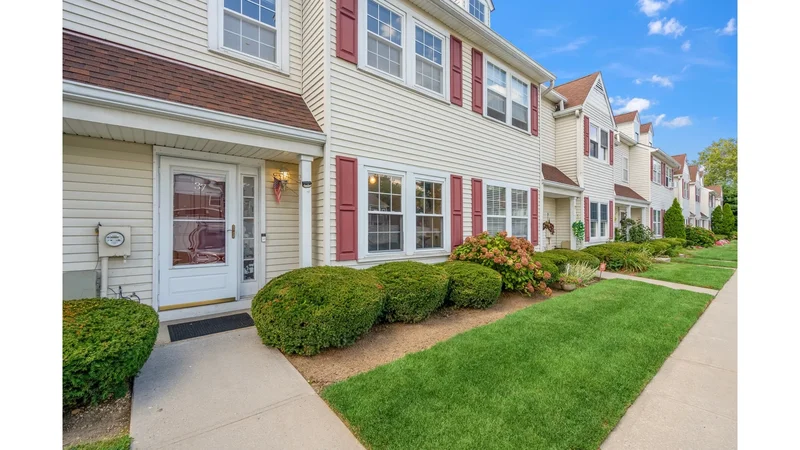37 Stratford Green, West Babylon, New York, United States. - Photo 15