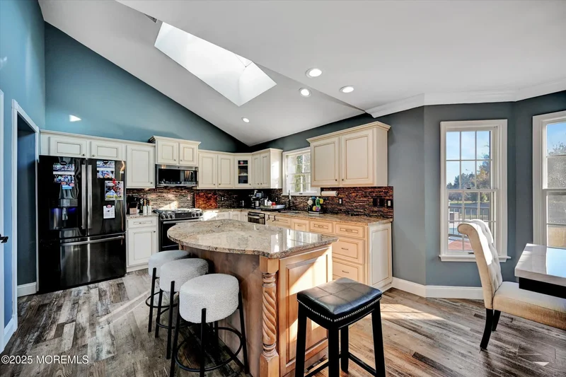 26 Saddlebrook Road, Millstone, New Jersey, United States. - Photo 34