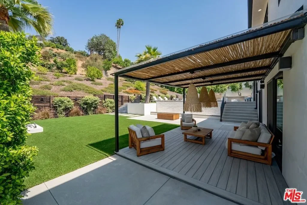 20226 Lorenzana Drive, Los Angeles, California, United States. - Photo 16