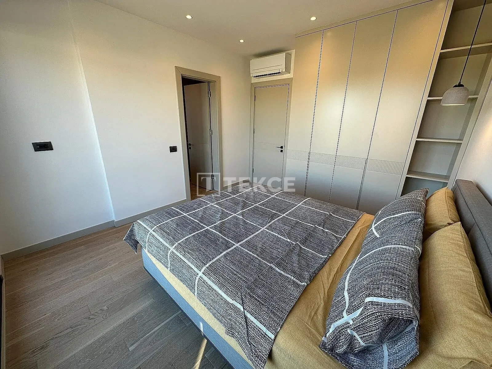 Gallery photo 6