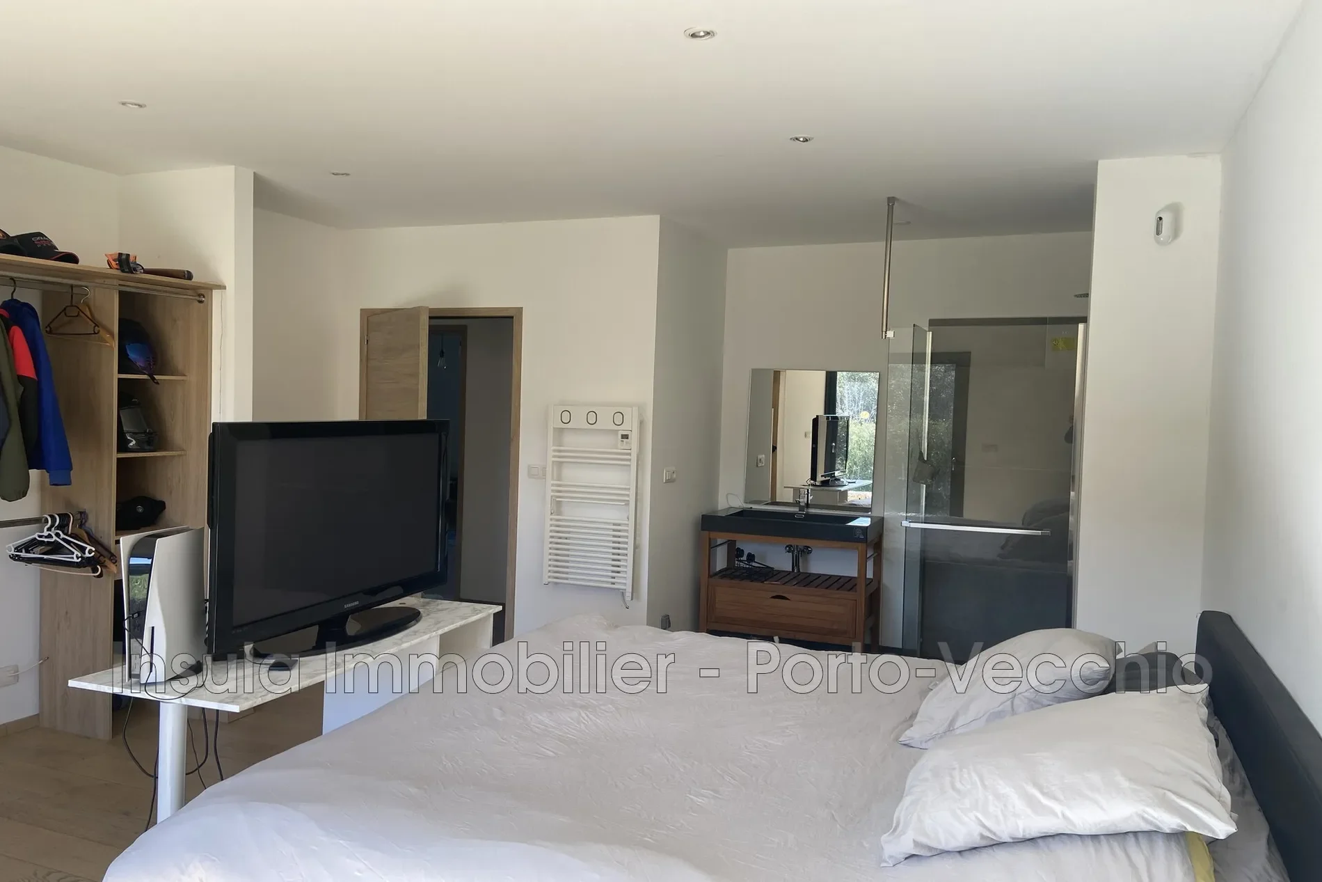 Gallery photo 2