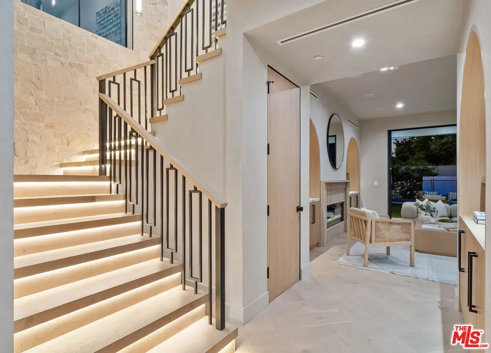 11317 Valley Spring Lane, Los Angeles, California, United States. - Photo 12