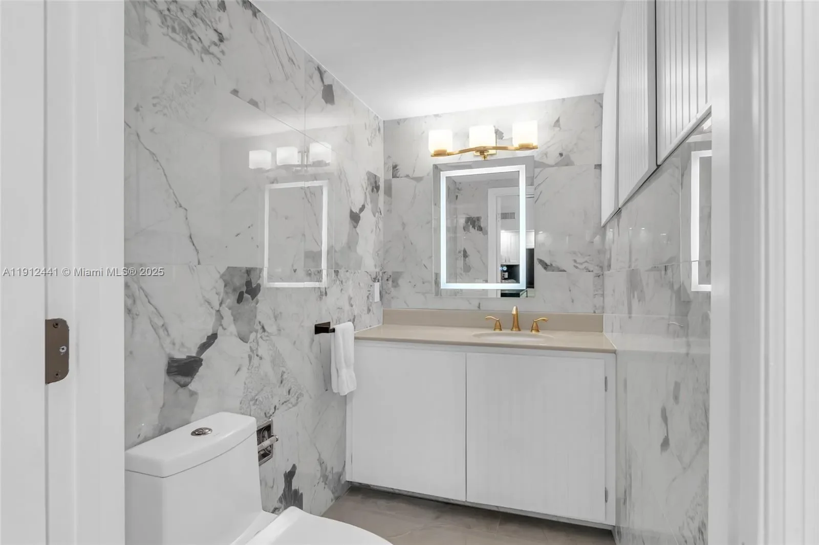 355 Poinciana Dr 1130, Golden Beach, Florida, United States. - Photo 14