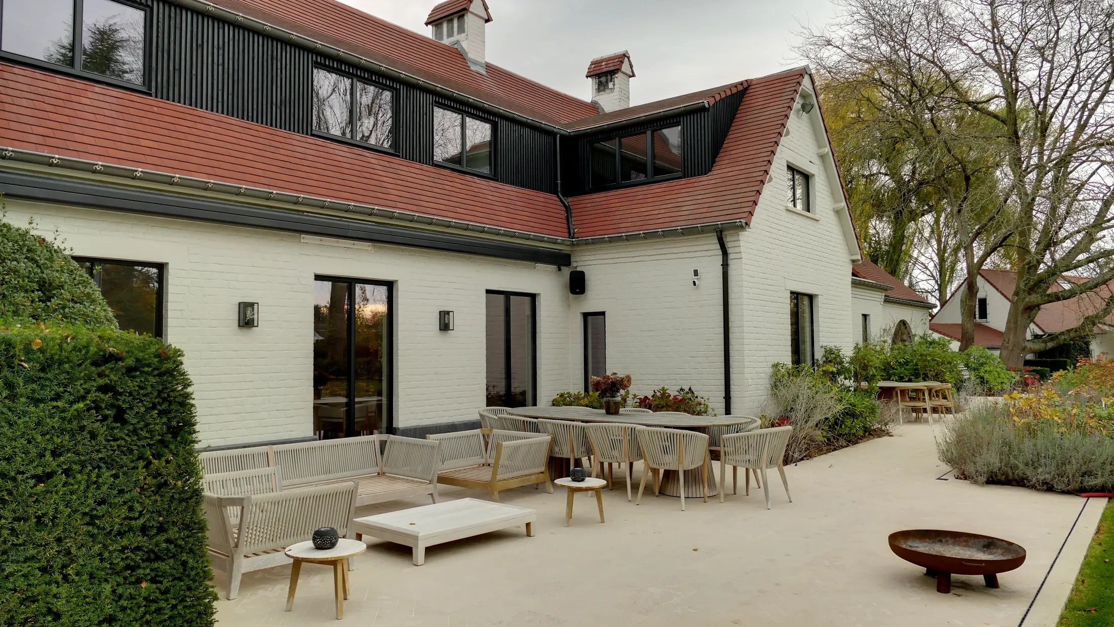 Exterior photo 6