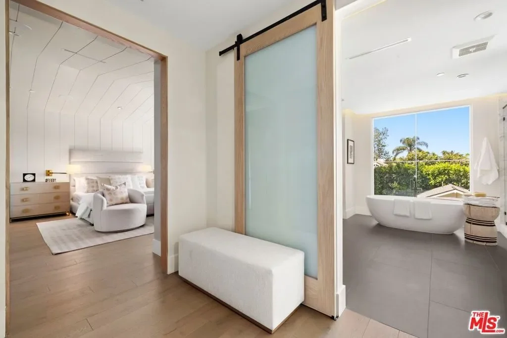 15125 Valley Vista Boulevard, Los Angeles, California, United States. - Photo 13
