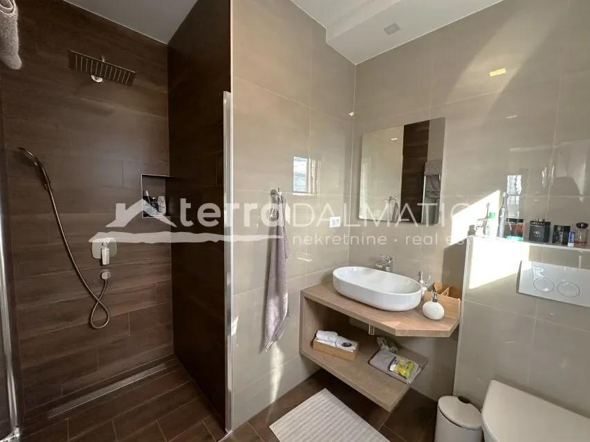 Gallery photo 7