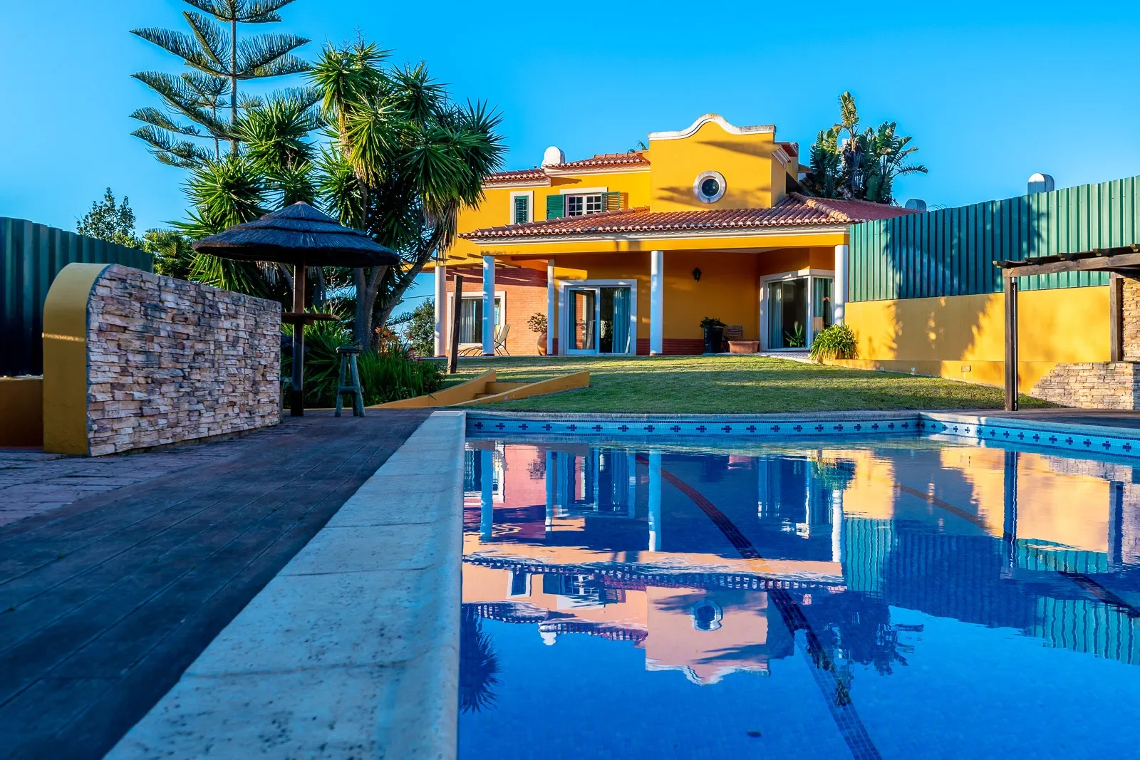 Exterior photo 11