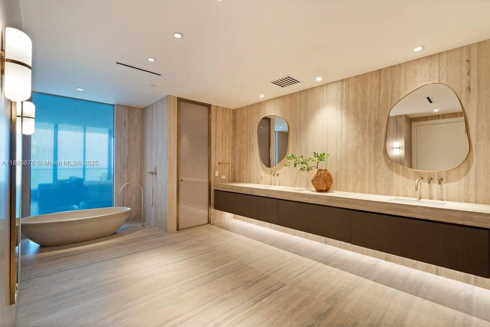 18501 Collins Ave, Golden Beach, Florida, United States. - Photo 21