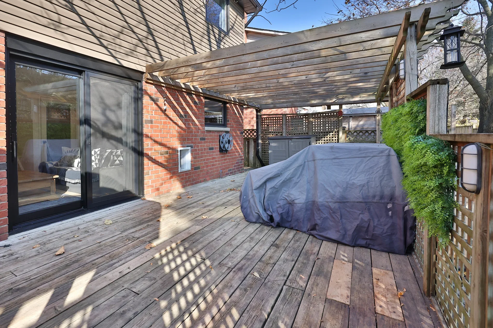 Exterior photo 8