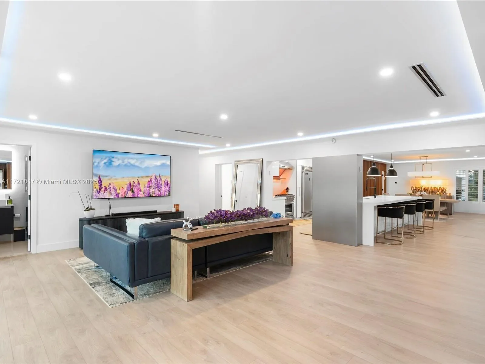 1560 Cleveland Road, Miami Beach, Florida, United States. - Photo 37