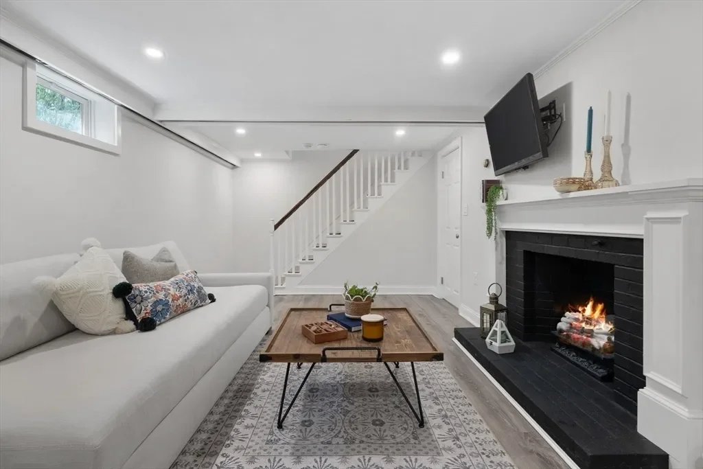 2 Longfellow Rd, Wellesley, Massachusetts, United States. - Photo 2
