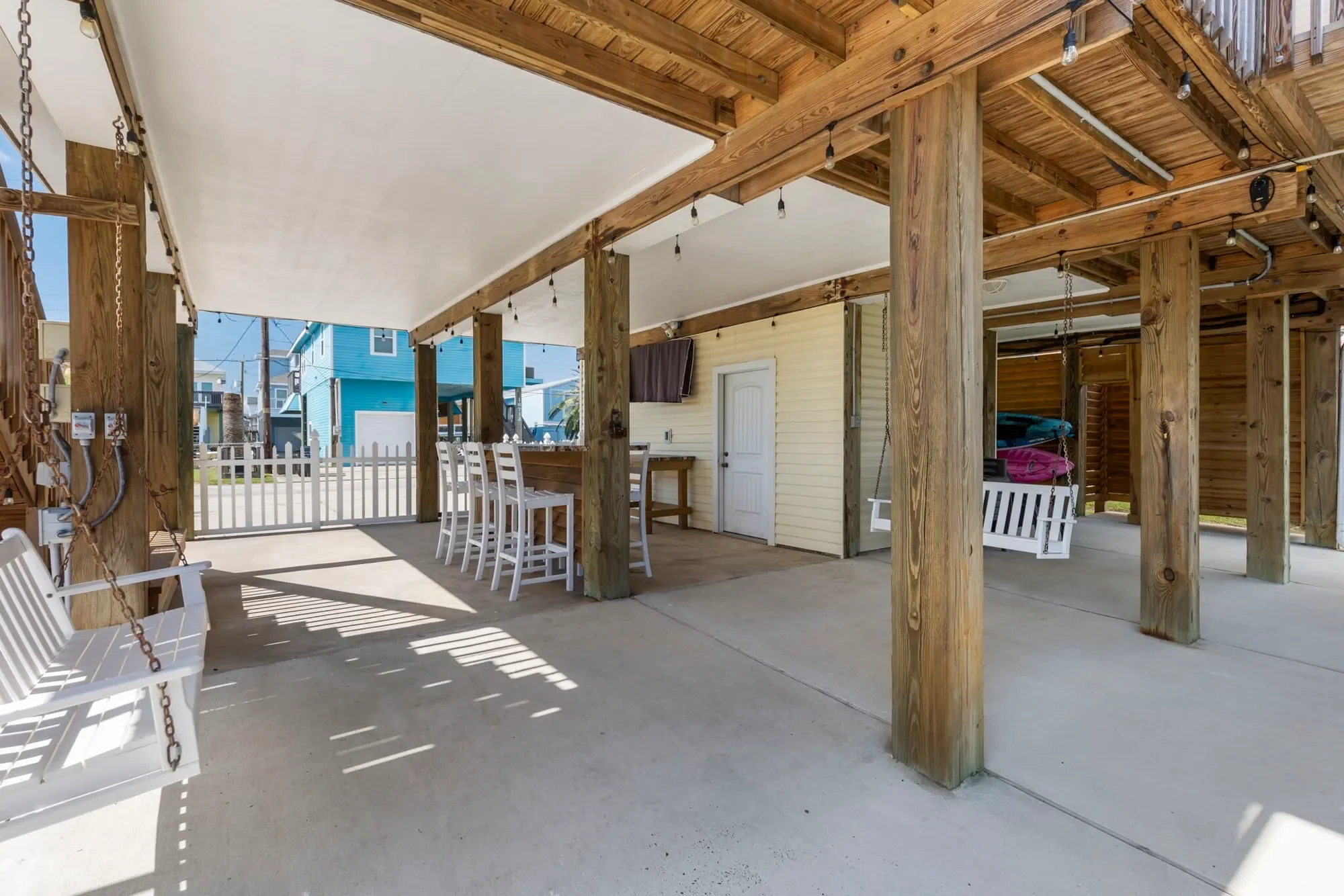 16715 Montego Way, Jamaica Beach, TX 77554, Galveston, Texas, United States. - Photo 3
