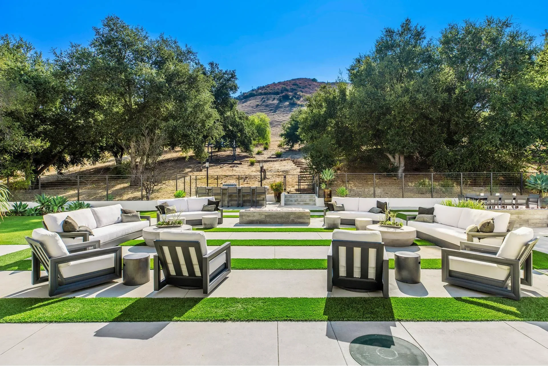 207 SADDLEBOW Road, Bell Canyon, California, United States. - Photo 13