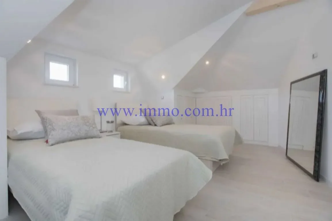 Šibenik, Croatia, Gradska cetvrt Varos, Sibenik, Sibenik-Knin County. - Photo 40