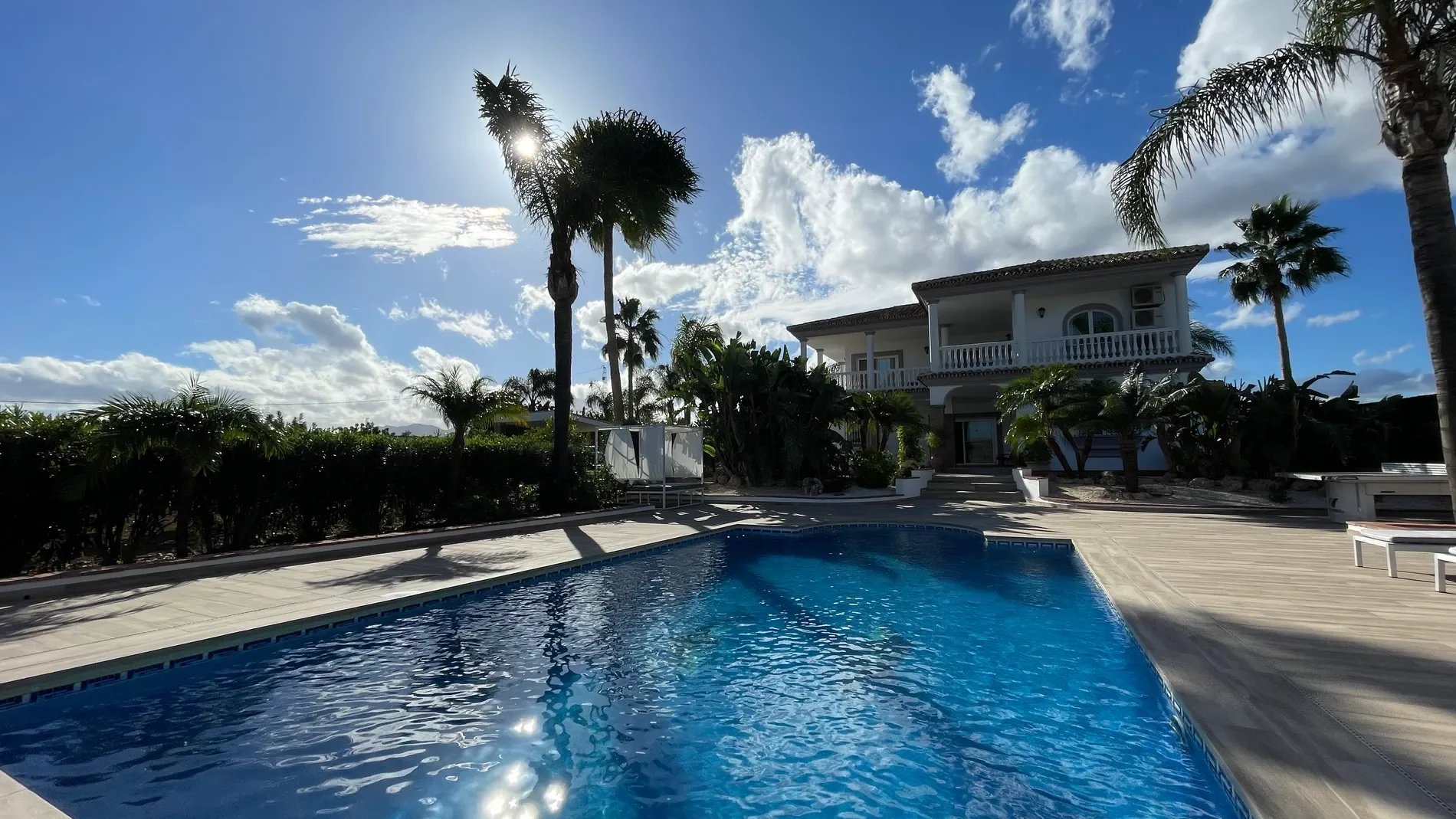 Exterior photo 12