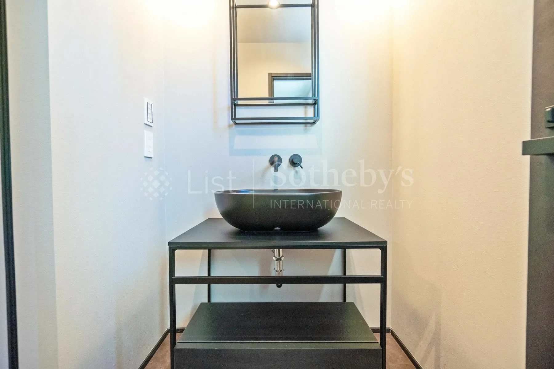 Gallery photo 2