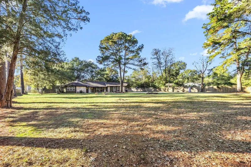 17002 Bobcat Trail, Houston, Texas, United States. - Photo 43