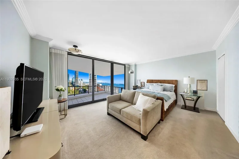 1581 Brickell Ave 2104, Miami, Florida, United States. - Photo 18
